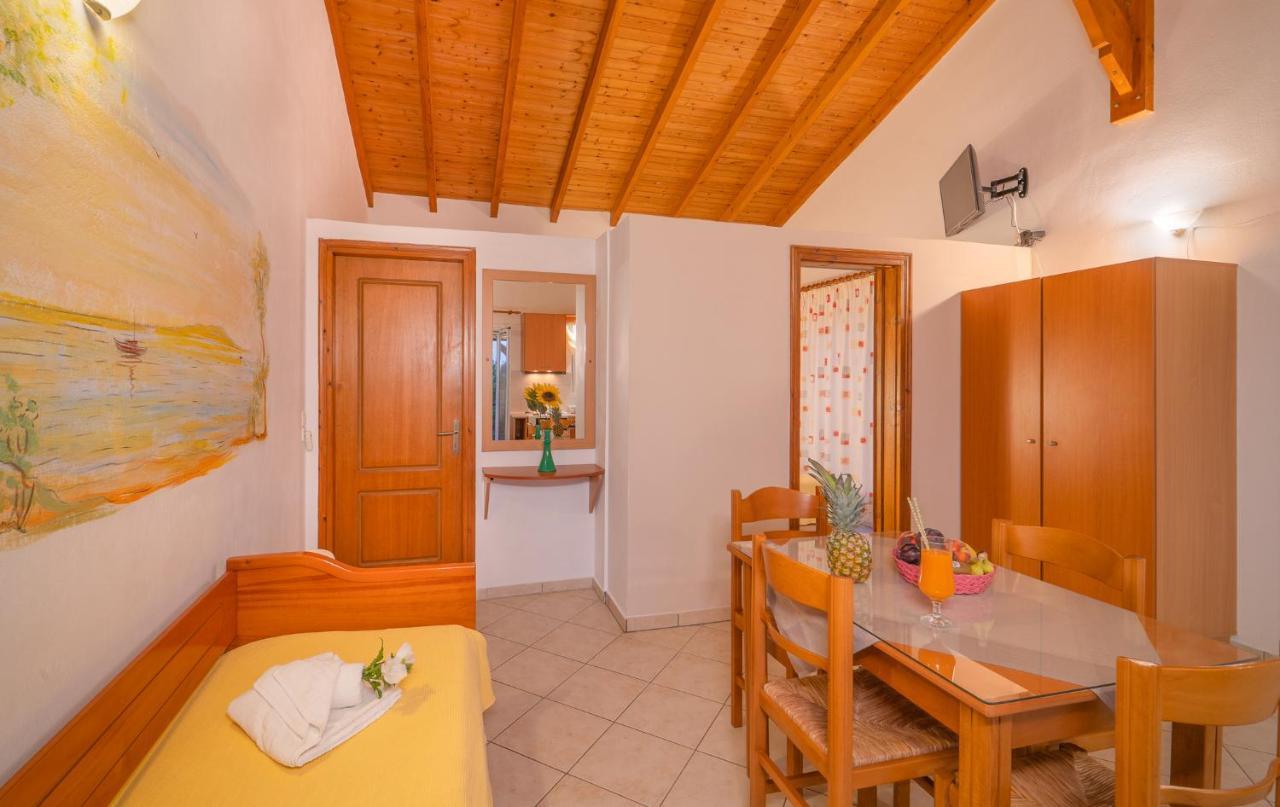 Cavo Gallo Finikounta Exterior photo